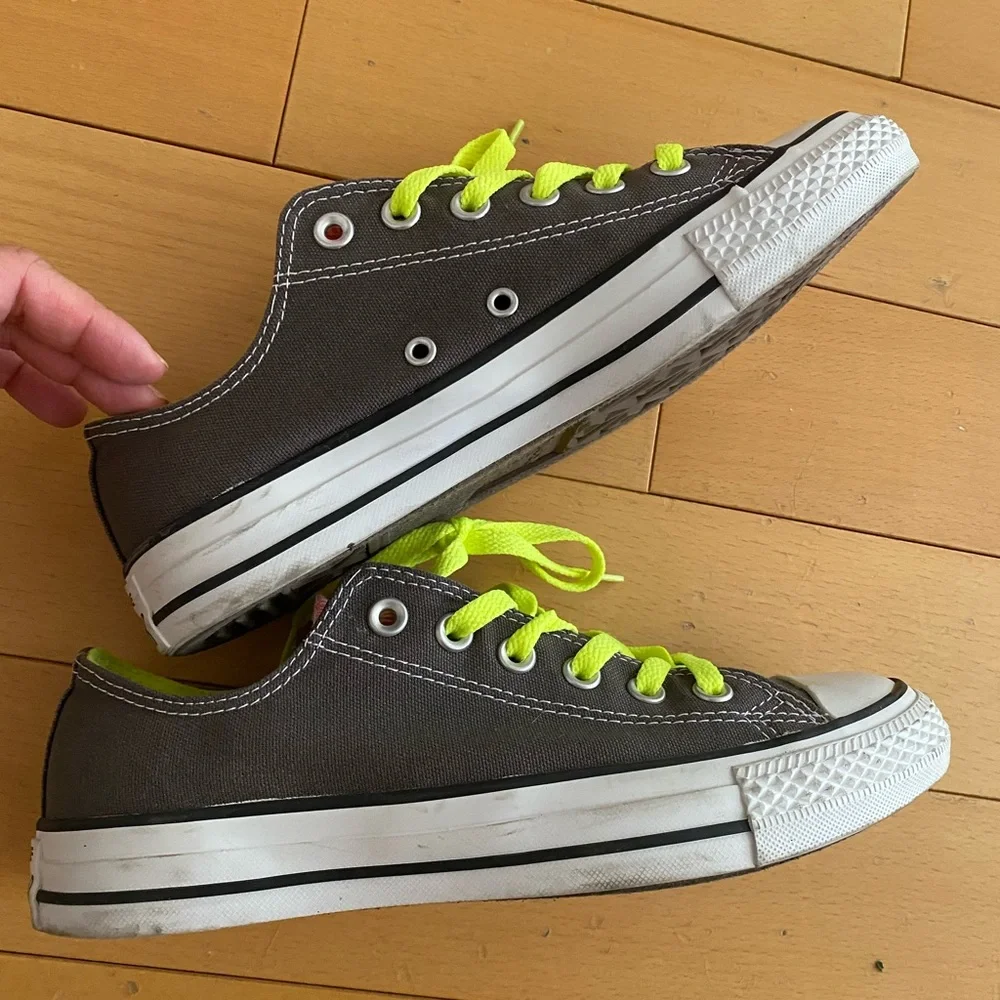 Neon Converse All Stars size 8 women, size 6 men - Picture 3 of 5